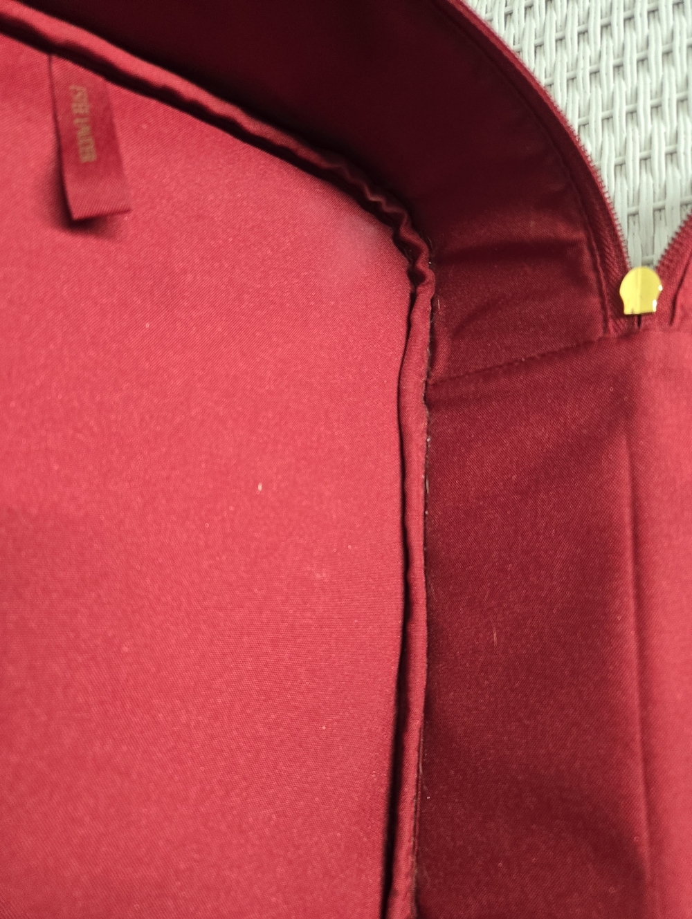 Estee Lauder Shiny Red Mini Bag - Picture 13 of 16